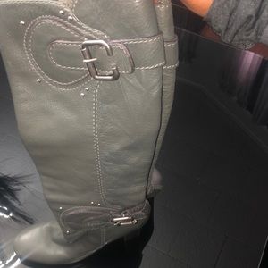 Chlo’e leather knee boots 👢